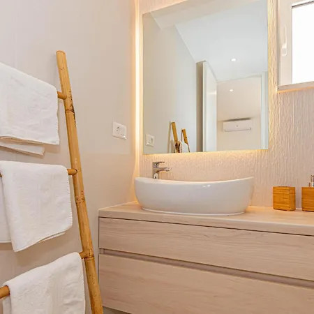 Beautiful In With Wifi Holiday home Zablace